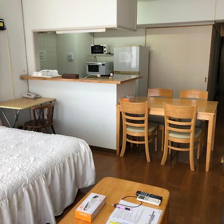 Appartamento Weekly Harbourview Mansion Main Building Naha Esterno foto