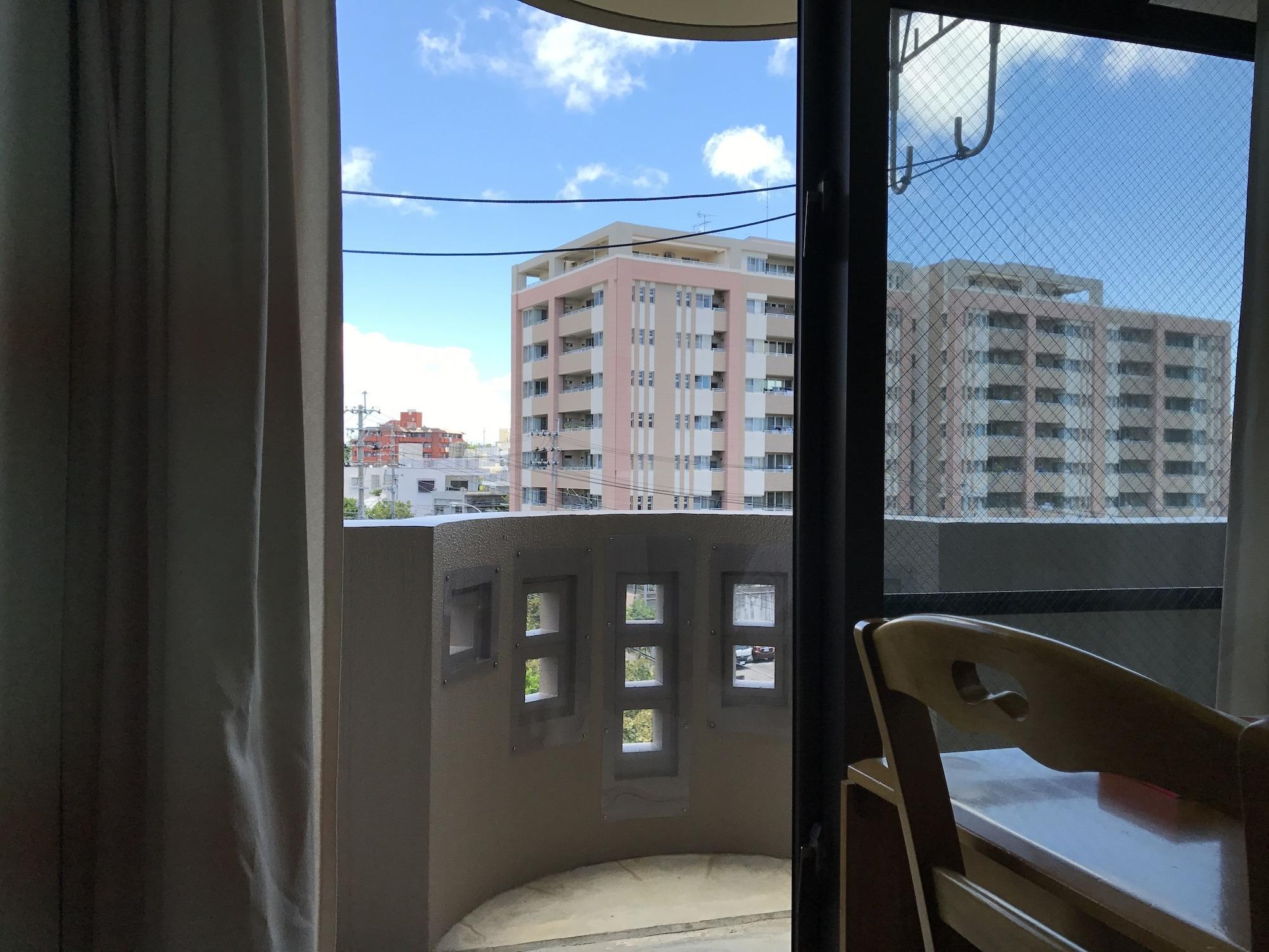 Appartamento Weekly Harbourview Mansion Main Building Naha Esterno foto