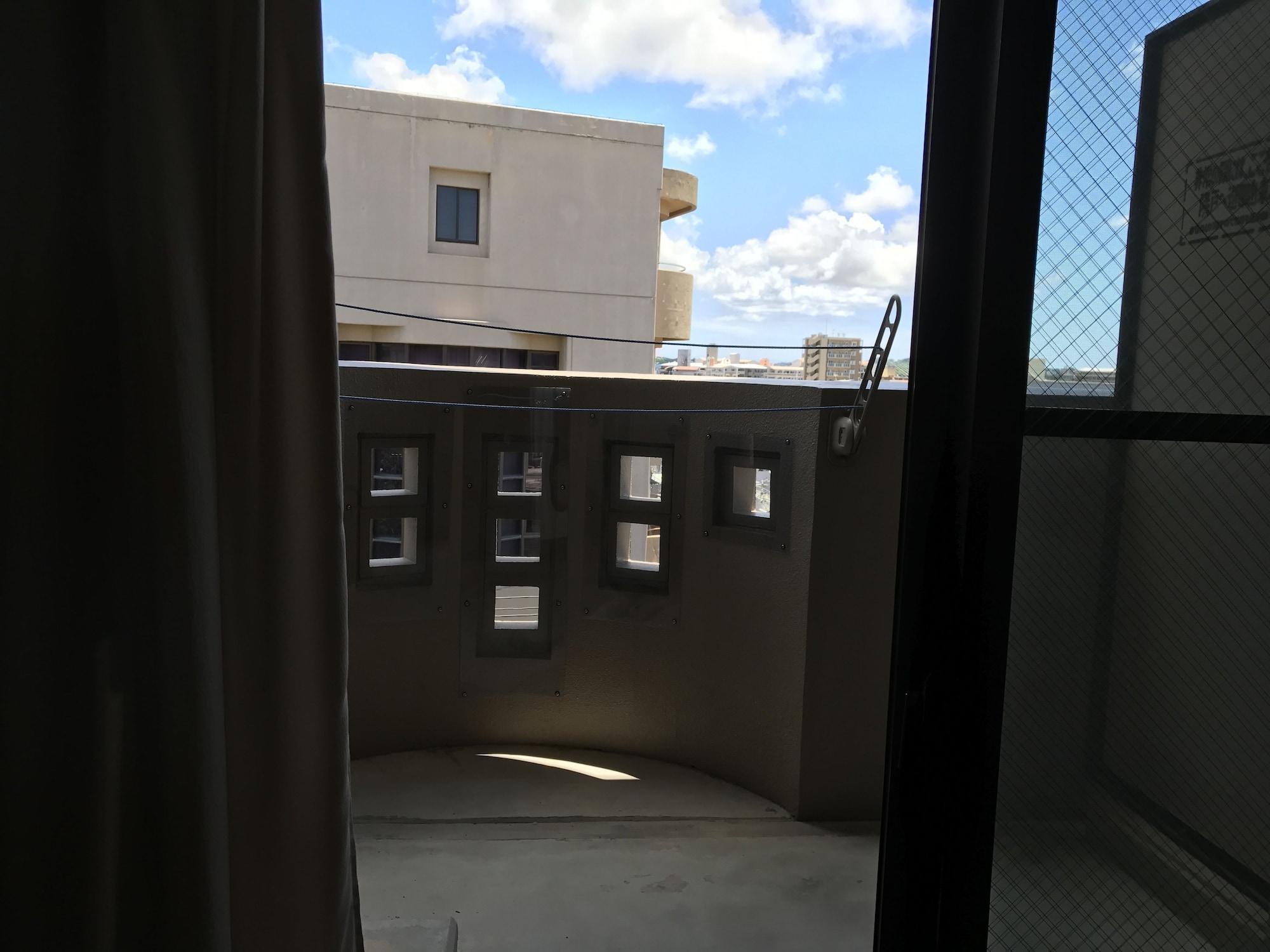 Appartamento Weekly Harbourview Mansion Main Building Naha Esterno foto