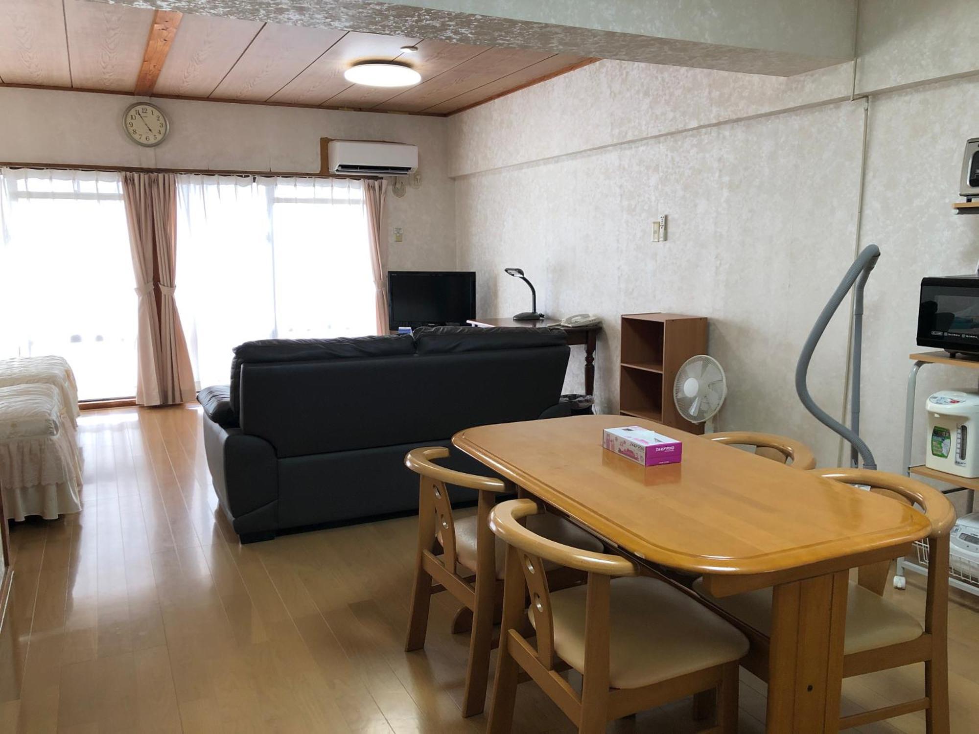 Appartamento Weekly Harbourview Mansion Main Building Naha Esterno foto