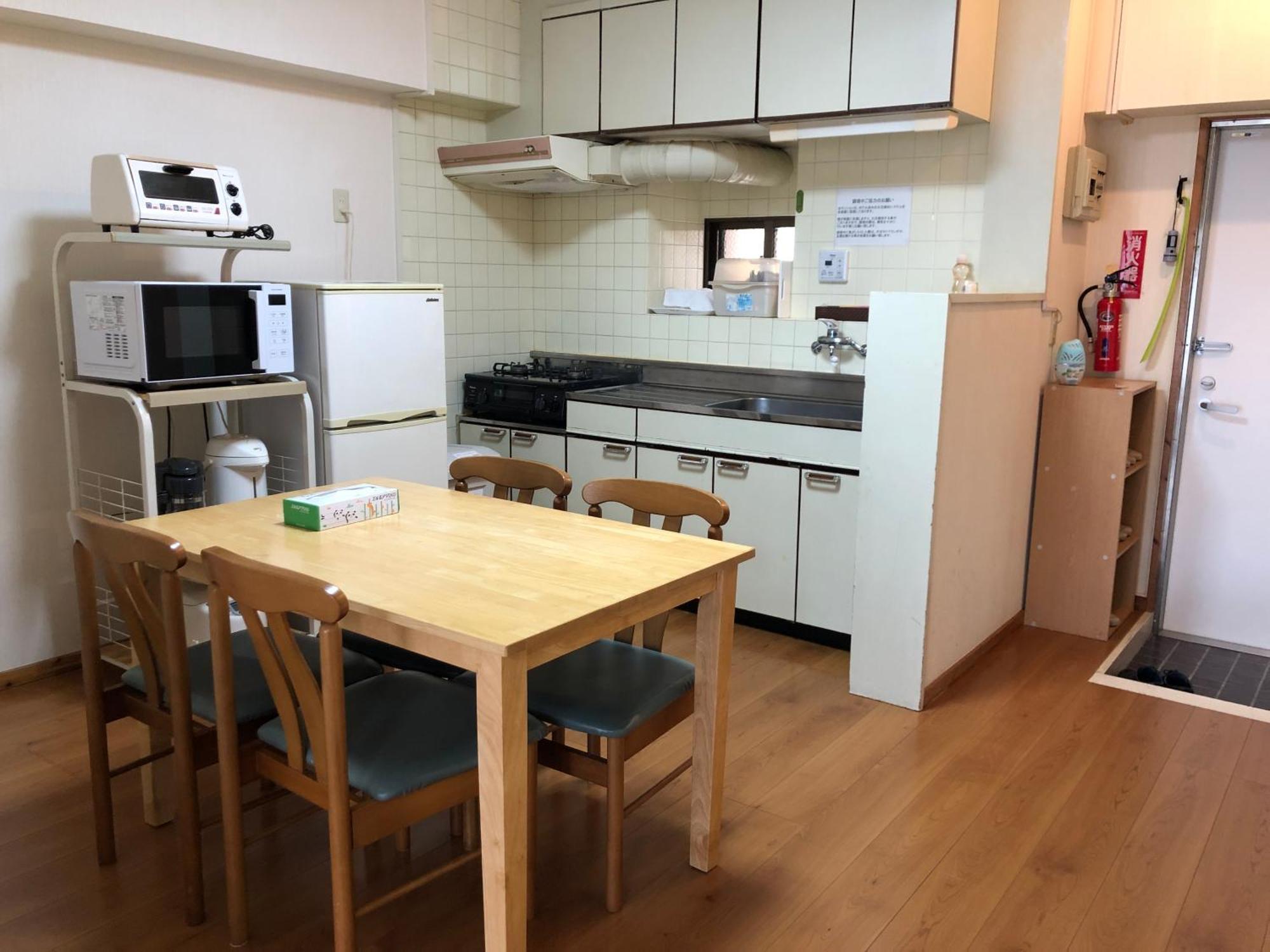 Appartamento Weekly Harbourview Mansion Main Building Naha Esterno foto